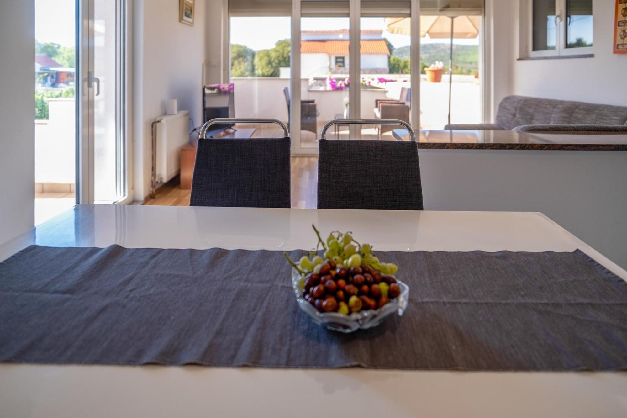 Apartment Bura Šibenik Esterno foto